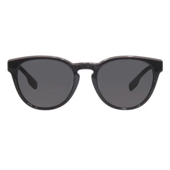 Burberry Classic Black Sunglasses - Picture 8 of 8